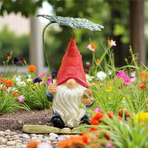 Gnome Figurine with Leaf Umbrella – 6.5" Resin Garden Statue for Indoor Outdoor